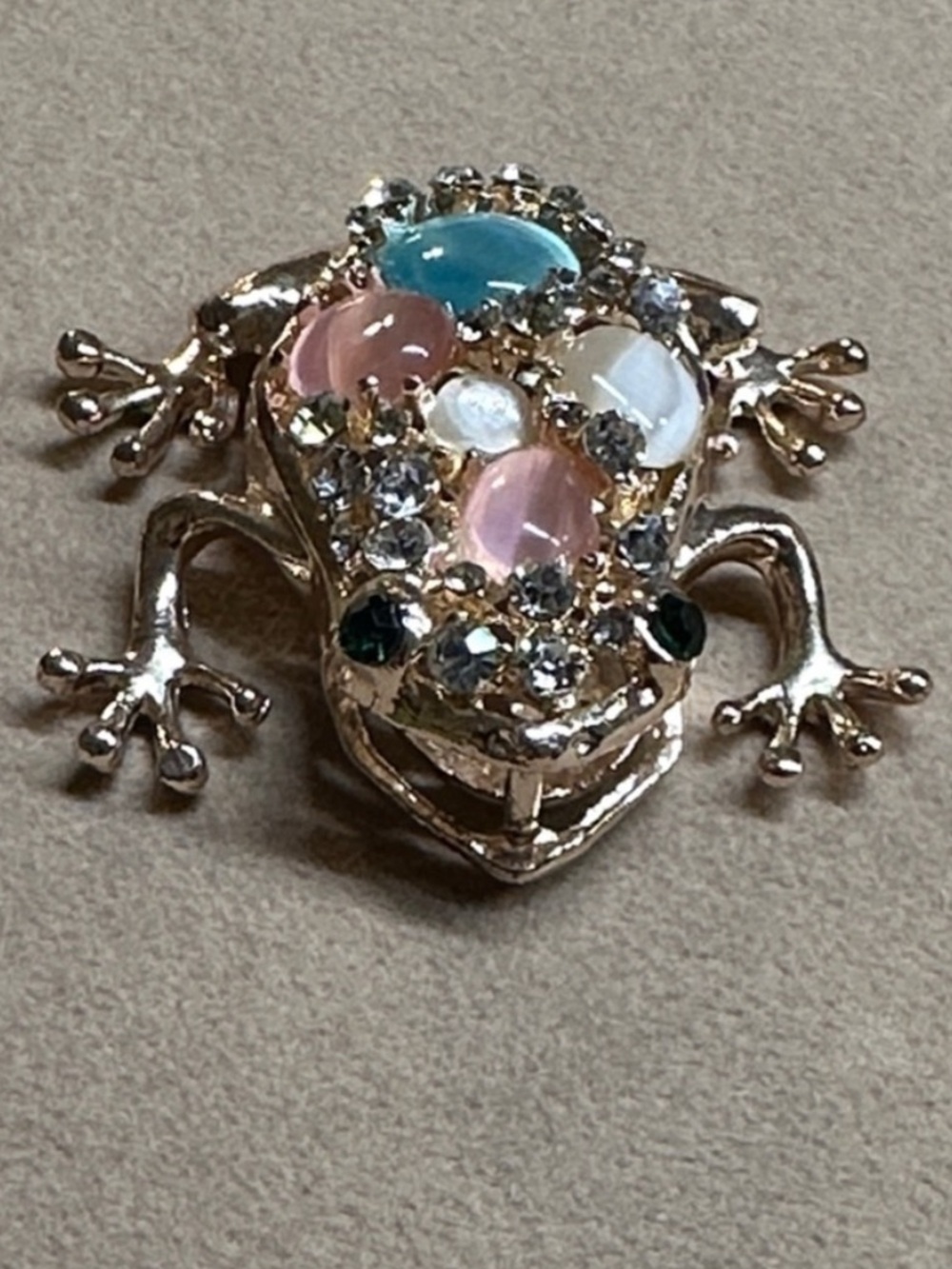 Betsey Johnson Frog pendant - jeweled - quirky and fun - Picture 12 of 12